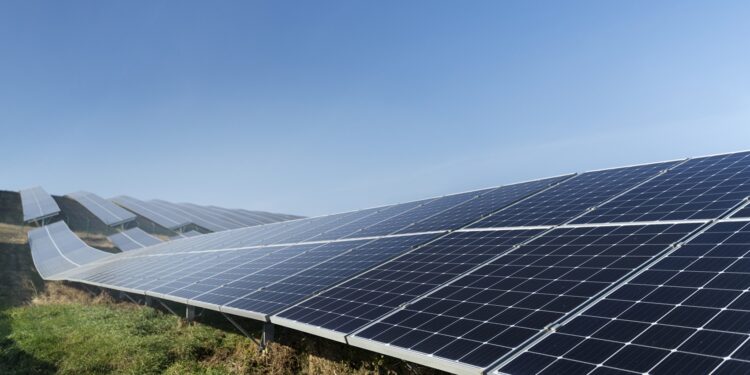 Força propulsora do país, agronegócio pode se beneficiar da energia solar