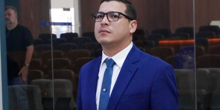 Sem salários na CODER, vereadores encerram sessão em protesto na Câmara