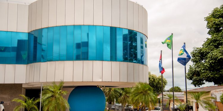 Rondonópolis|Servidores municipais passam feriado do trabalhador com dinheiro na conta