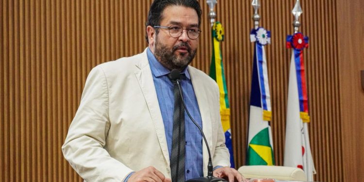 Vereadores Júnior Mendonça e Girotto retornam às atividades legislativas na Câmara de Rondonópolis