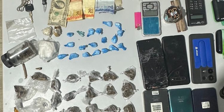 Alto Araguaia|15º BPM apreende drogas, balança de precisão e materiais ligados ao tráfico durante ação policial