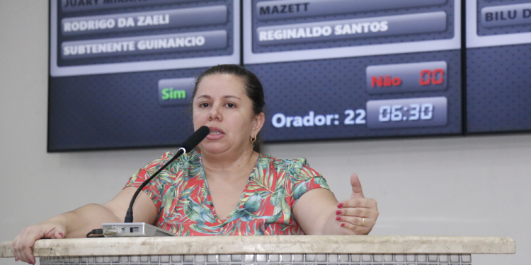 Ex-secretária de Saúde de Rondonópolis pede afastamento para disputar as eleições de 2026