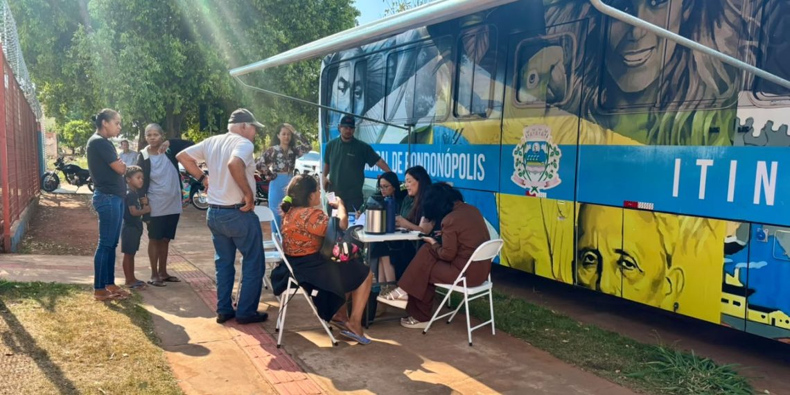 Câmara Itinerante leva atendimento e ouve demandas de moradores do Parque Universitário